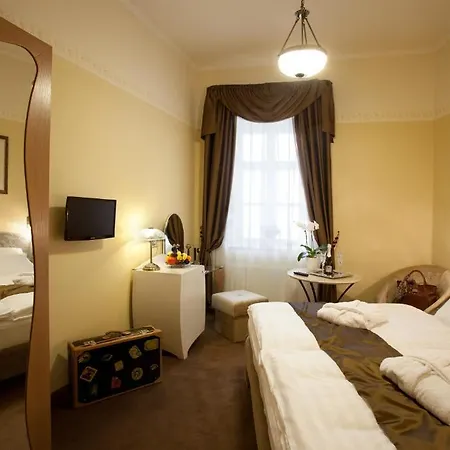 Barokk Promenad Szálloda 4*