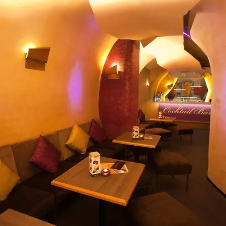 Barokk Promenád Hotel Ráb
