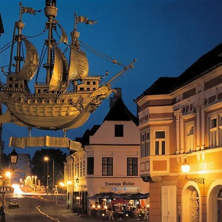 Barokk Promenad Szálloda 4*