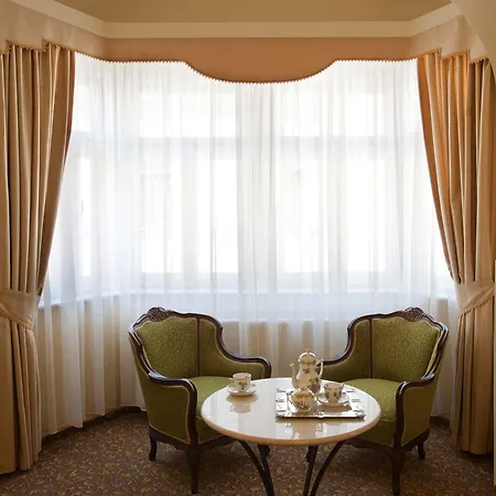 Hotel Barokk Promenad 4*