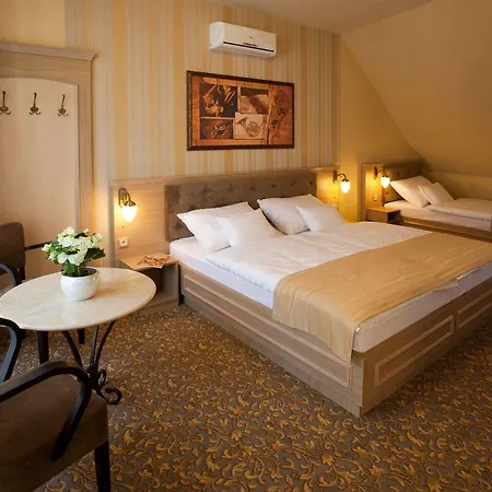 Barokk Promenad Hotel