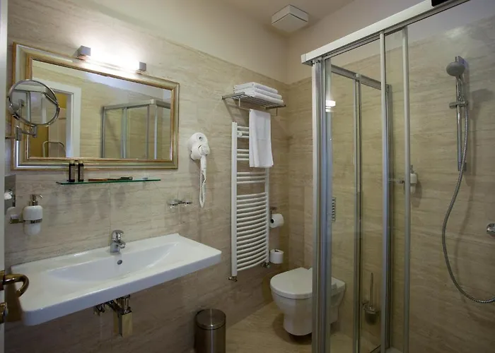 Hotel Barokk Promenad 4*