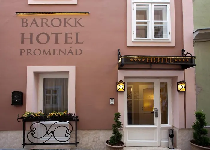 Hotel Barokk Promenad 4*